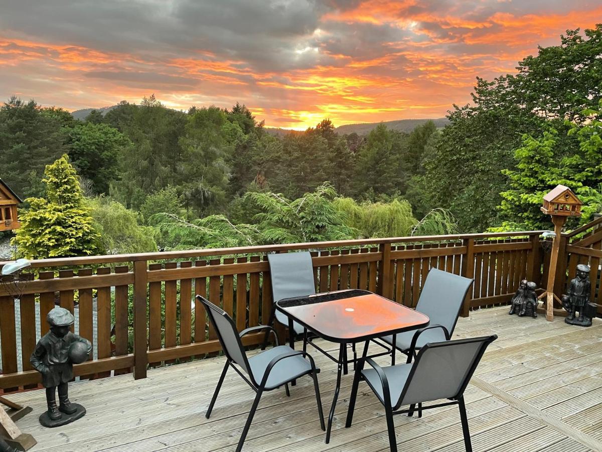 Beautiful 2 Bedroom Lodge With Stunning Views Blair Atholl Kültér fotó
